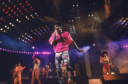 gallery/evandro-mesquita-se-apresentando-com-o-grupo-blitz-foto-redação-veja-rio